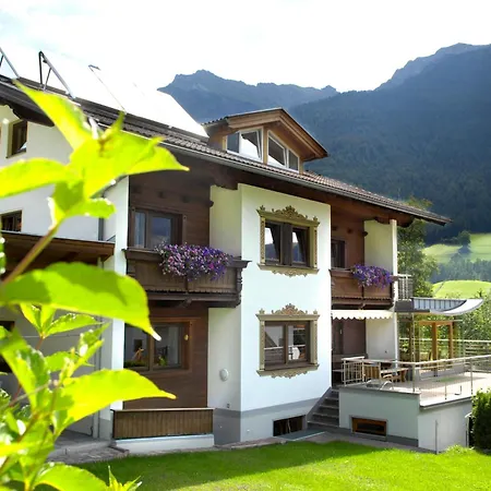 Tina Neustift im Stubaital