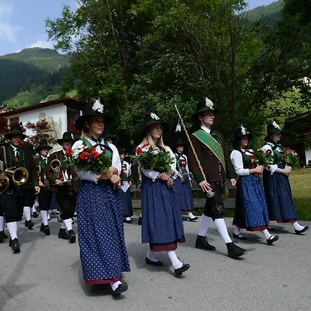 Гостевой дом Tina Нойштифт-им-Штубайталь